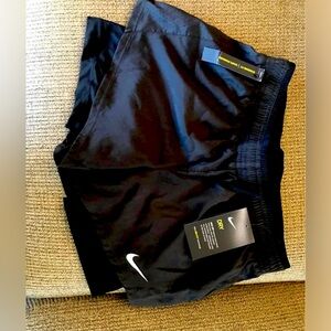 Nike running shorts
Size:XS
